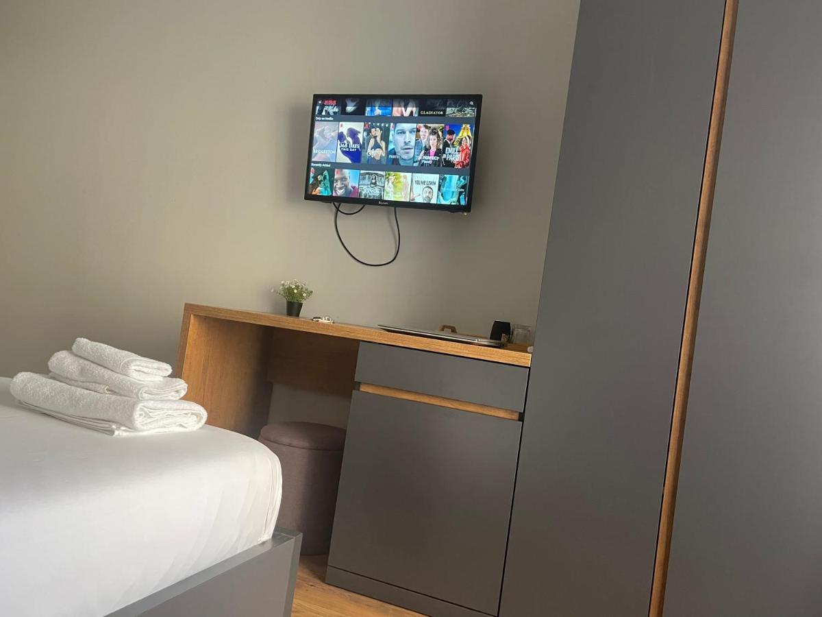 تيرانا Andys Rooms Hotel المظهر الخارجي الصورة